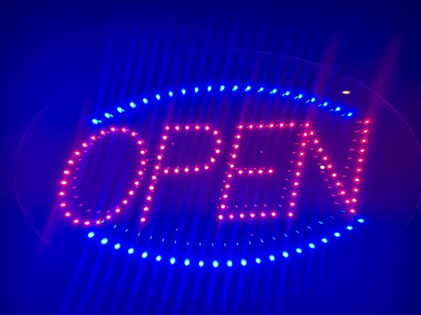 霓虹灯打开标志图片下载