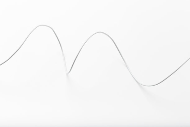 白色新电线电缆隔离在白色背景图片下载