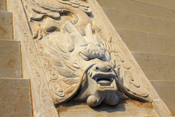 台阶和领先雕刻，特写照片图片下载