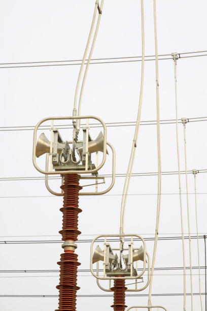 变电站里的电力设备，特写照片图片下载