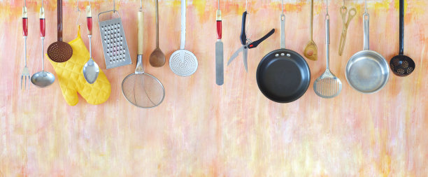 厨房用具用于商业厨房，全景格式，餐厅，烹饪，烹饪概念。免费空间图片下载