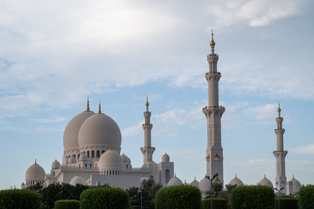 阿布扎比谢赫扎耶德大清真寺黄昏景色（阿联酋）图片下载
