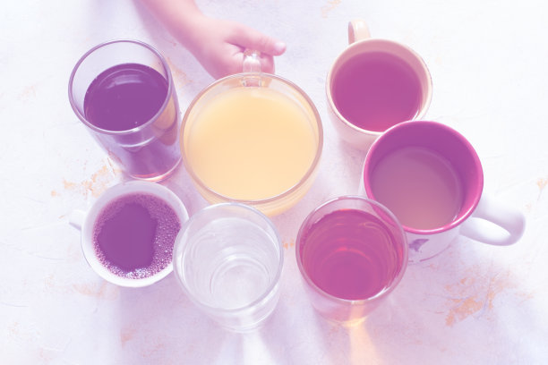 家人朋友聚餐饮酒图片下载