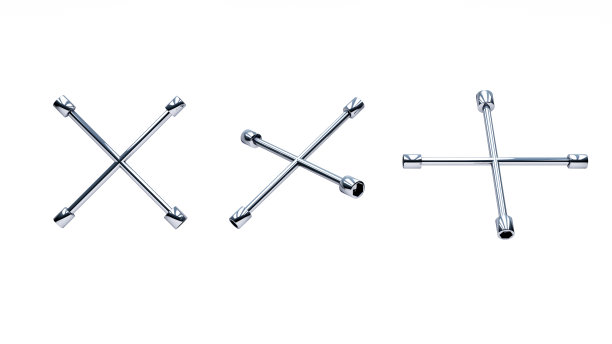 逼真的模拟三个扳手支撑轮胎不同的一边图片下载