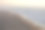 阳光明媚的夏日海滩鸟瞰图-旧金山-许多人和海浪海岸线从上面图片下载