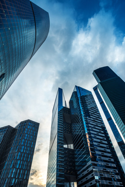 商业区的现代摩天大楼图片下载