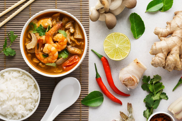 冬阴功或冬阴功和一套食材。图片下载