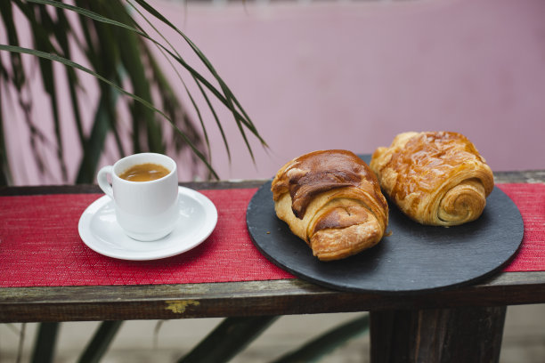 浓缩咖啡和法国巧克力图片下载