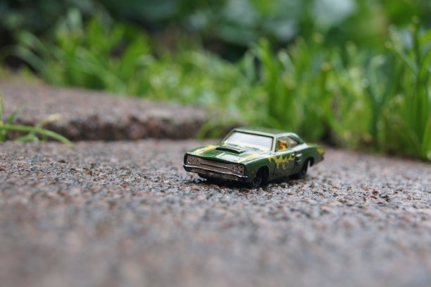 停在花园里图片下载