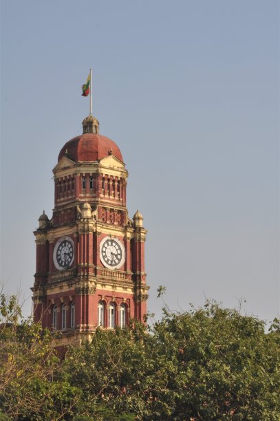 缅甸仰光市中心的最高法院大楼钟楼图片下载