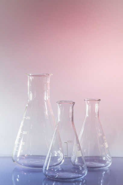 实验室用玻璃器皿刻度的烧瓶图片下载