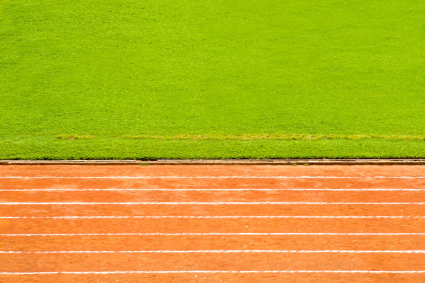 运动场地内的跑道图片下载