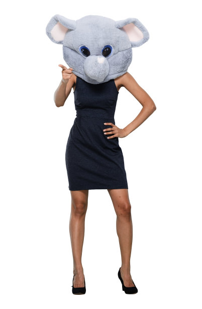 非洲裔女商人穿着服装站在办公室的白色背景前图片下载