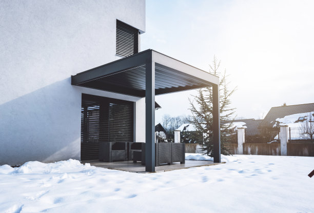 美丽的家庭外观在冬天的时间图片下载