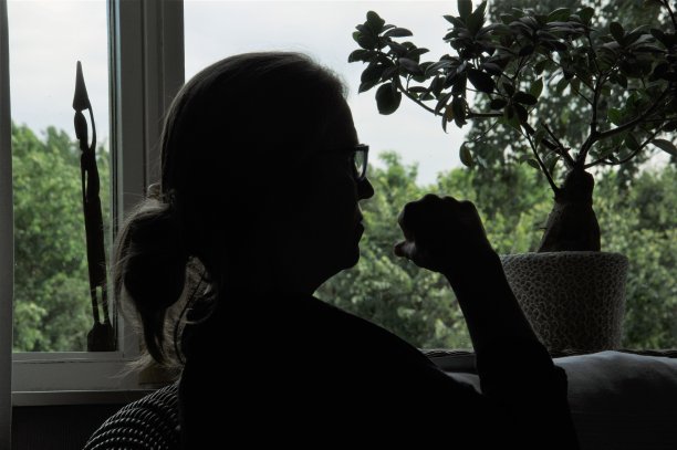 女人的轮廓图片下载