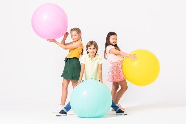 女生和男孩图片下载