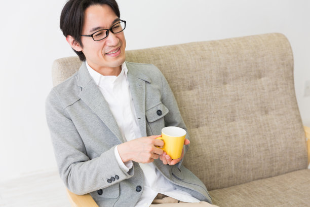 亚洲中年男子图片下载