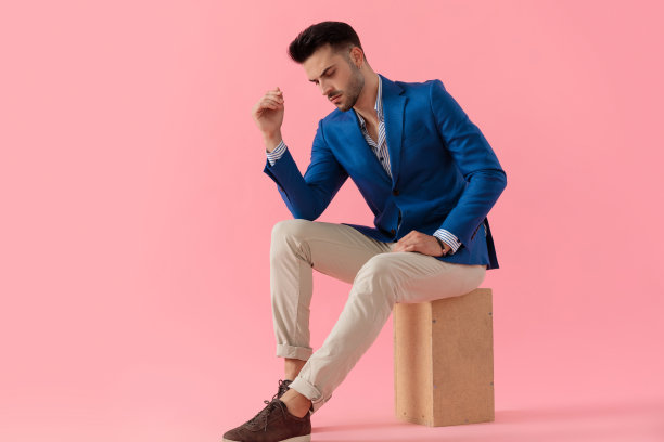 时髦休闲的男士图片下载