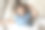安静的幼稚园小女孩睡在床上。图片下载