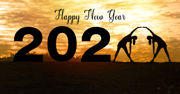 2020年日落山顶健身女子剪影图片下载