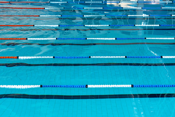 游泳池的水图片下载