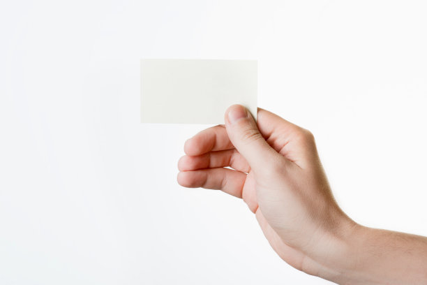 一个拿着名片的人图片下载