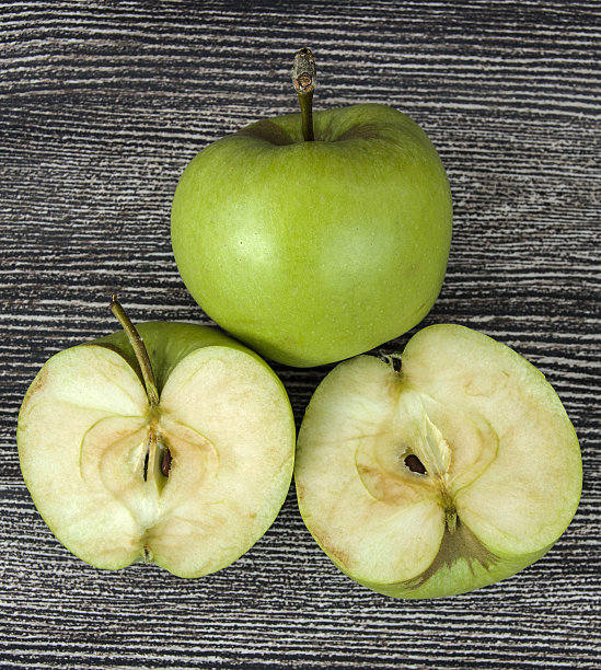 青苹果图片分为两部分，图片下载