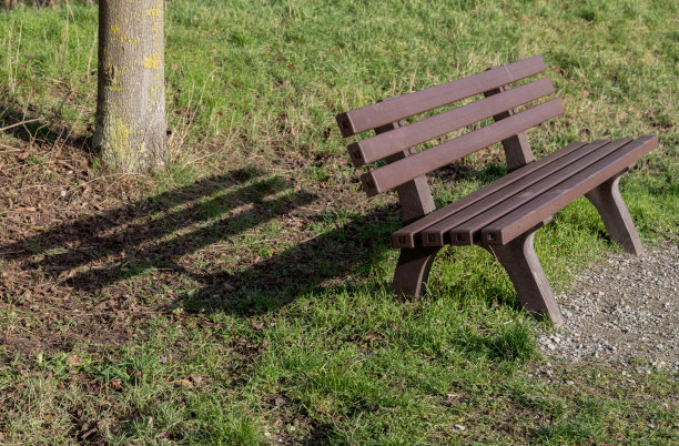 公园长椅和阴影图片下载