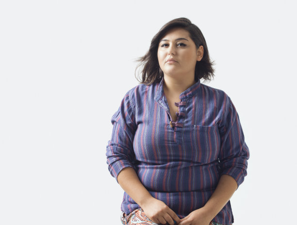 胖女人微笑的肖像图片下载