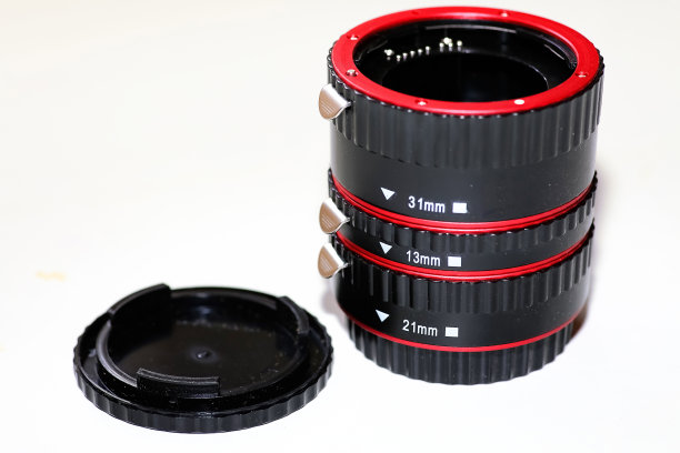 微距摄影相机镜头延长管在白色背景图片下载