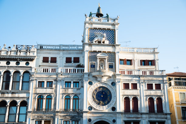 威尼斯圣马可广场的钟楼图片下载