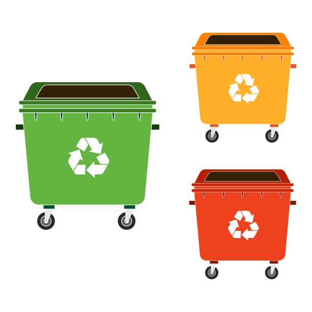 白色背景上的三个不同颜色的垃圾桶图片下载