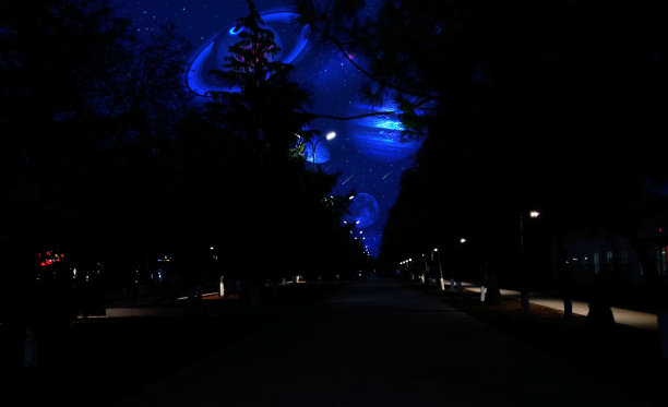 太空在天空中。图片下载