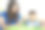 有特殊需要的学龄前儿童在治疗期间玩积木图片下载