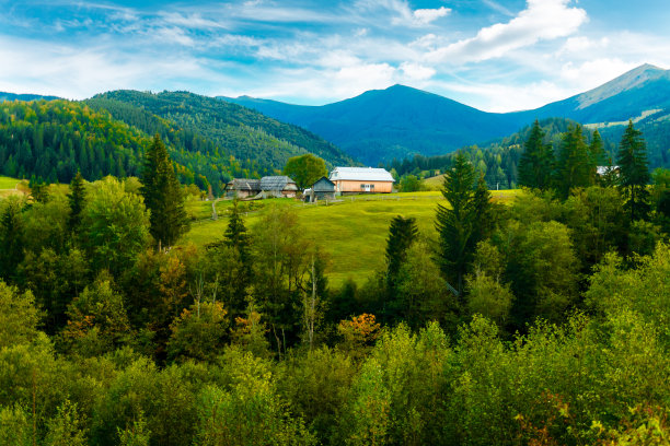 乌克兰喀尔巴阡的村庄图片下载