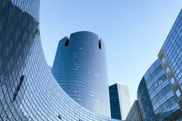 法国巴黎拉德芳斯的蓝色办公大楼图片下载