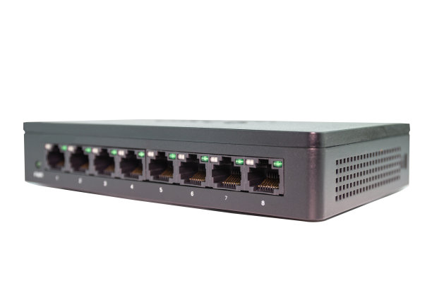 黑色交换机8端口千兆隔离白色背景设备连接网络图片下载