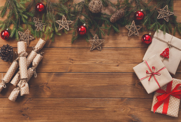 圣诞装饰，礼品盒和花环框背景图片下载