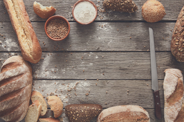面包背景与复制空间在乡村木材图片下载