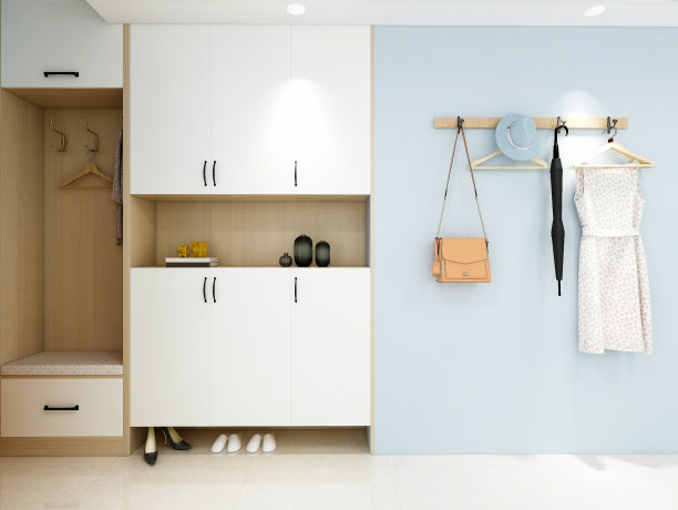 客厅走廊的木柜，旁边的墙上挂着衣服图片下载