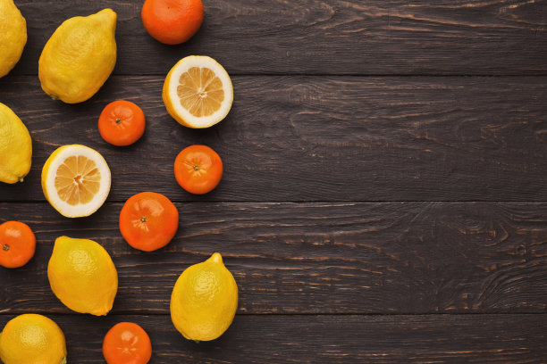 木质背景的成熟柑橘品种图片下载