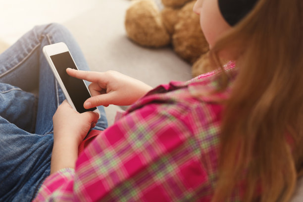 用智能手机看小女孩图片下载