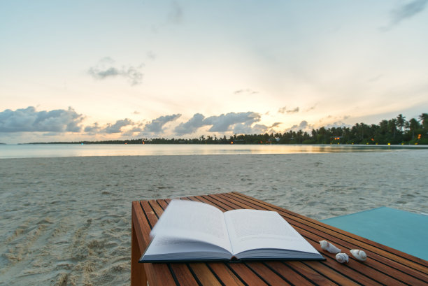 热带天堂海滩度假场景图片下载