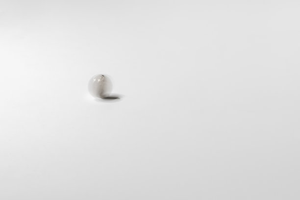 硬币旋转的输赢概念图片下载