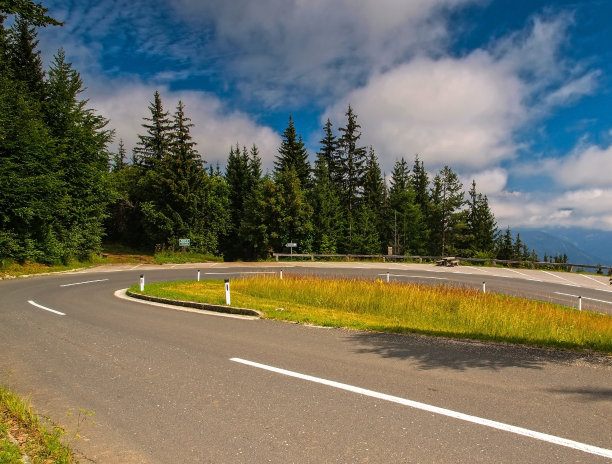 高山之路图片下载