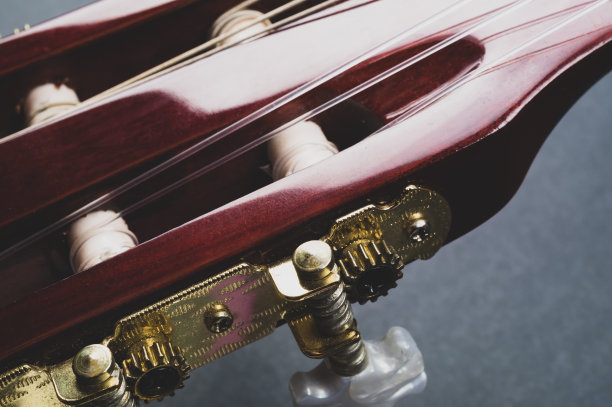 原声吉他床头箱近距离。乐器图片下载