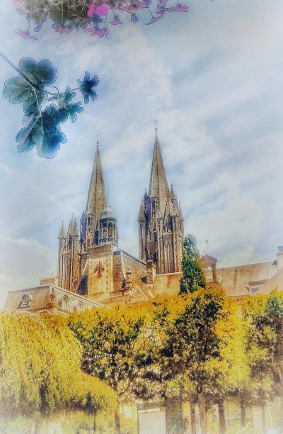 法国诺曼底库唐斯哥特式大教堂远景图片下载