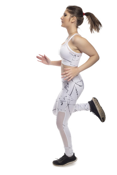 女性运行隔离在白色背景的复合材料图片下载