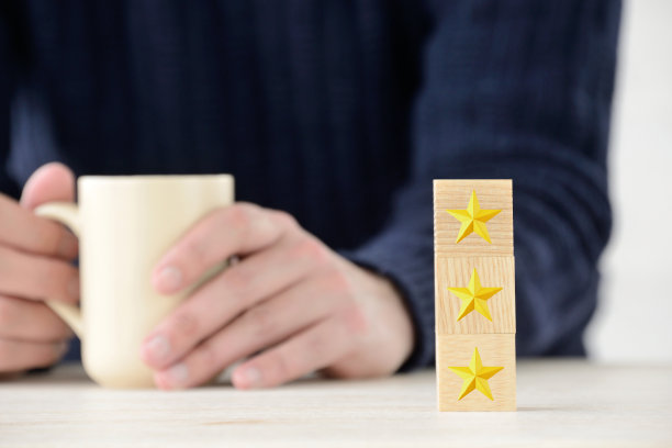 带有星形符号的木块评估图片下载