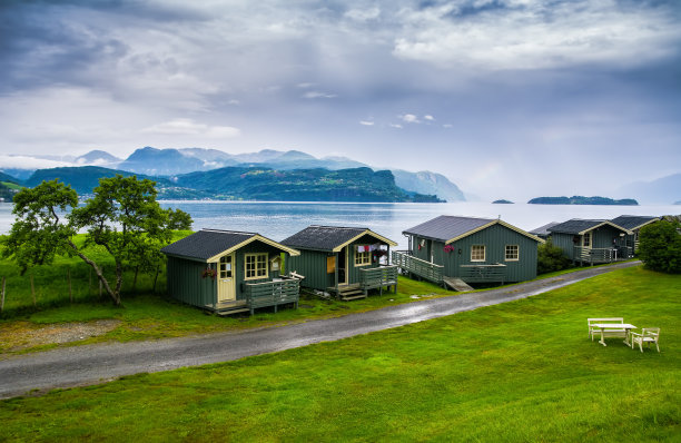 挪威典型的木制渔民小屋图片下载